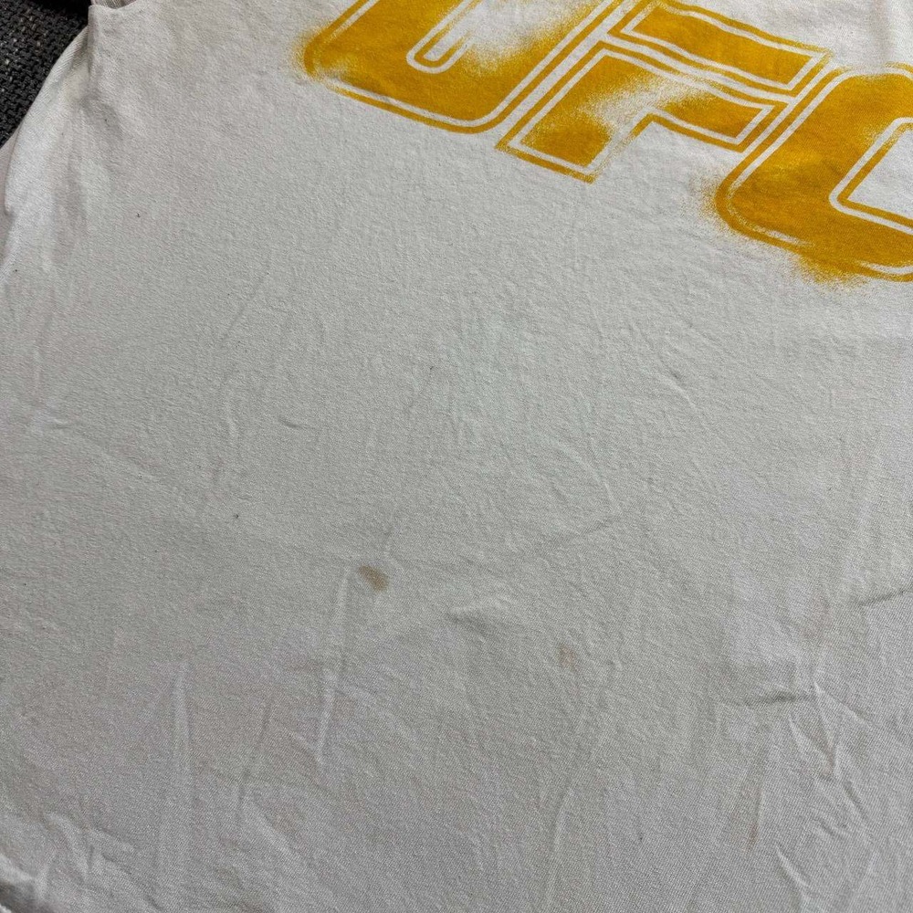 UFC Graphic Tee Mens XL White Yellow Spray Logo Y2K MMA T-Shirt - Picture 2 of 12